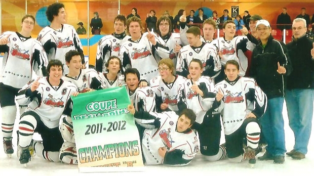 Le Garaga midget B2 remporte la Coupe Desjardins 2012