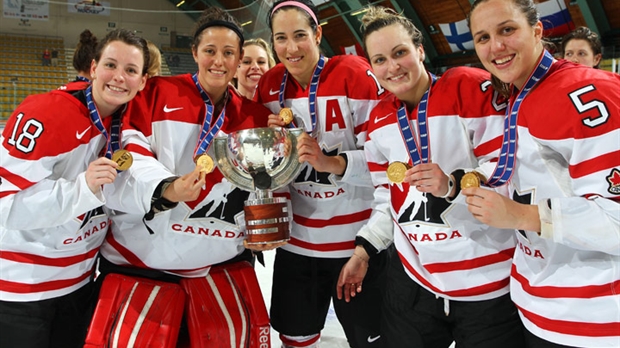 Les Canadiennes et Marie-Philip Poulin remportent l’or au Championnat du monde