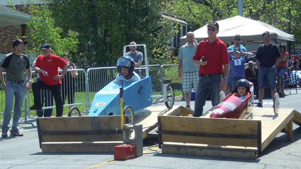La course de tacots fait fureur à Saint-Georges!