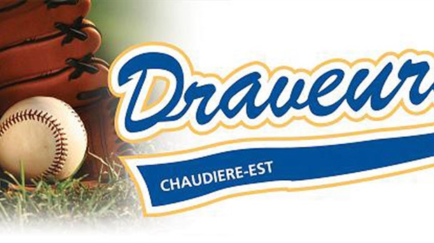 Un match hors concours de baseball dans le cadre du Festival sportif