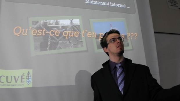 Dominique Lambert reçoit une bourse de l'Université Laval
