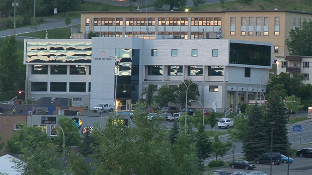 Terrain de soccer: Un bâtiment de services pour 507 000 $