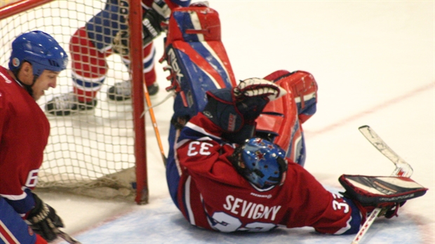 Une partie relevée avec les Anciens Canadiens au Centre Caztel