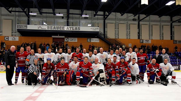 Les Anciens Canadiens s'amusent à Sainte-Marie