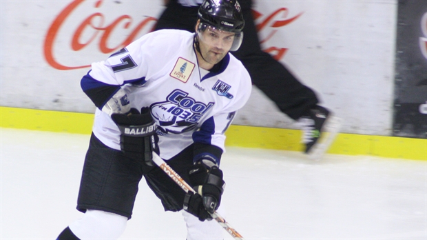Éric Bertrand signe finalement avec le HC Carvena