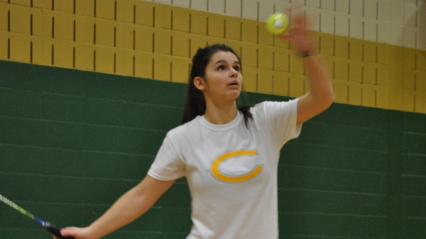 L'équipe de badminton des Condors prend le 3e rang