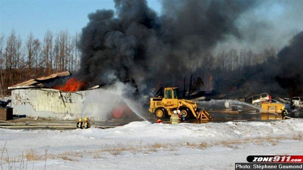 Un commerce est la proie des flammes à Saint-Isidore