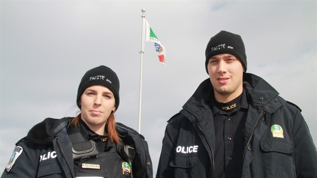 Impasse dans les négociations : Les policiers de Sainte-Marie portent la tuque au nom de l'équité