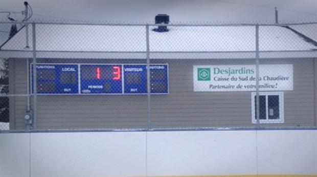 Saint-Benoît dévoilera son nouveau tableau indicateur pour sa patinoire extérieure