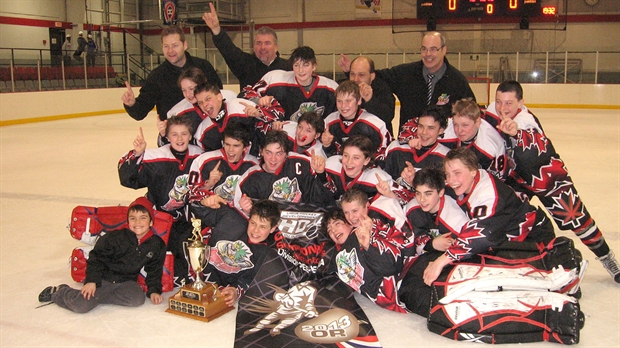 Le pee-wee et le bantam AA des Élites bataillent fort en finale régionale