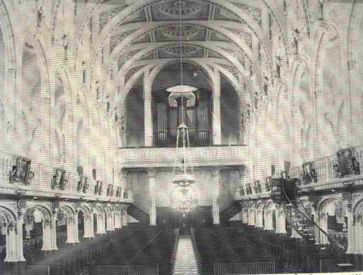 Interieur de l'église de l'ouest dans les années 50