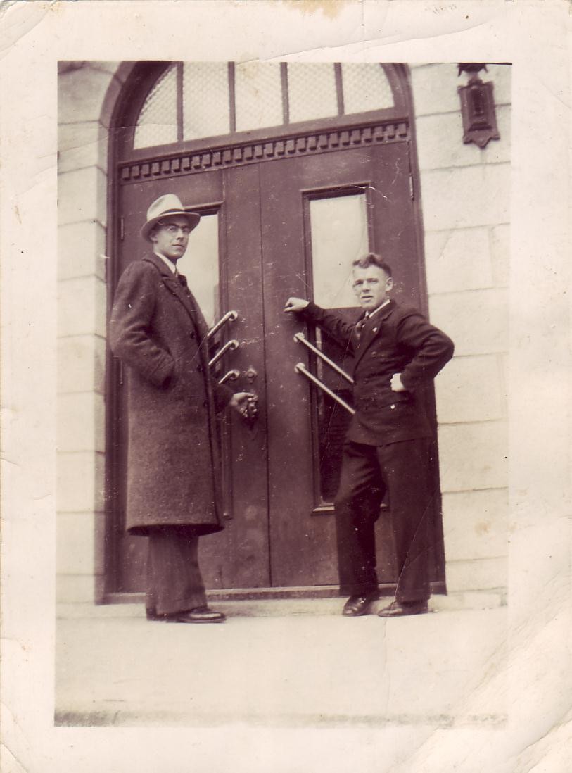 Rémi Morin et Jean-Paul Gilbert à la Salle Paroissiale. ( Photo Claude Gilbert).