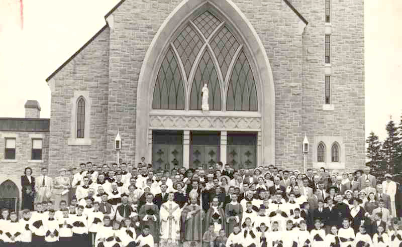 Fête dans les années 1950 à l'église de St-Georges Ouest