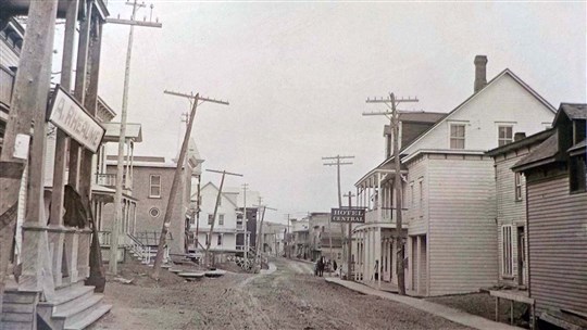 L'HÔTEL CENTRAL EN 1913