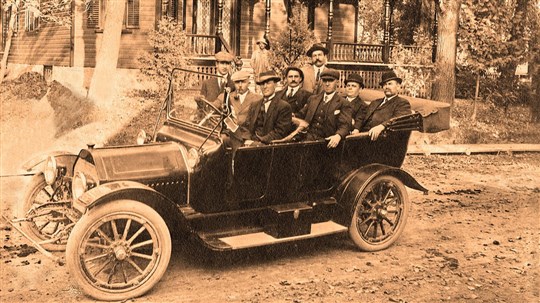 L'une des premières autos de Saint-Georges