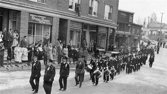 Parades, défilés et processions il y a 75 ans