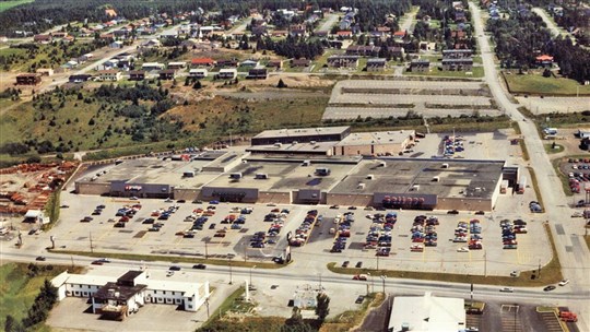 Le magasin Zellers du carrefour Saint-Georges