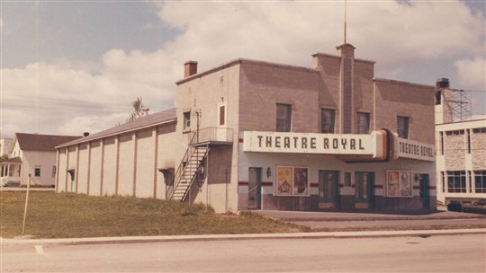 Le Théâtre Royal du boulevard Dionne dans l'ouest