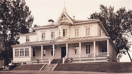 Les presbytères de la paroisse Saint-Georges