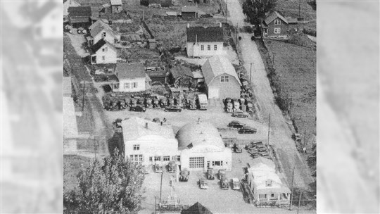 Le garage Dodge de Rodolphe Poulin au siècle dernier