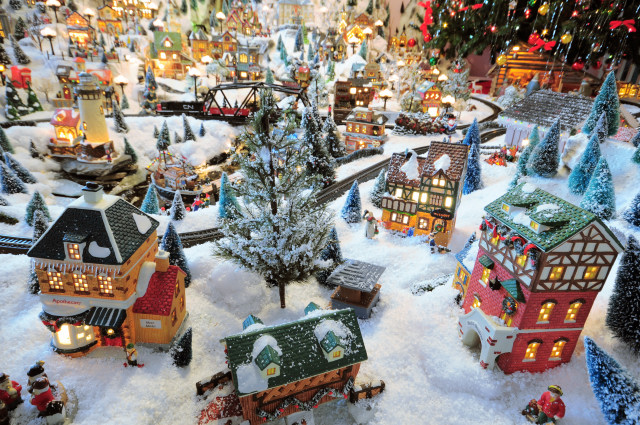 Village de Noël miniature de Nancy et Simon de St-Prosper