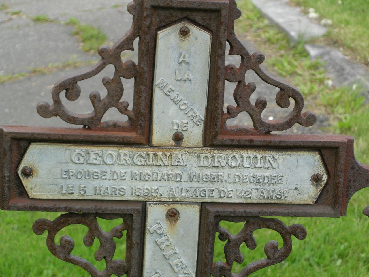 Plus vielle croix du cimetière de Scott (Georgina Drouin 5 mars 1895).