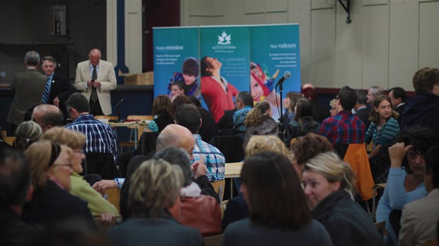 Consultation publique : des solutions pour la sauvegarde de l’école secondaire de Saint-Évariste