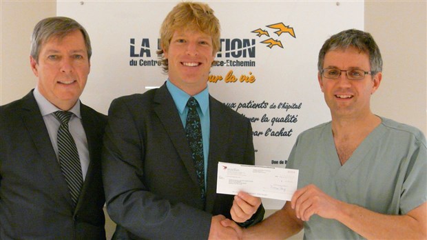 Astellas remet 2000$ au Centre hospitalier Beauce-Etchemin