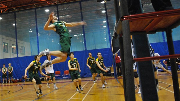 Début de la saison de volleyball des Condors à la polyvalente Bélanger