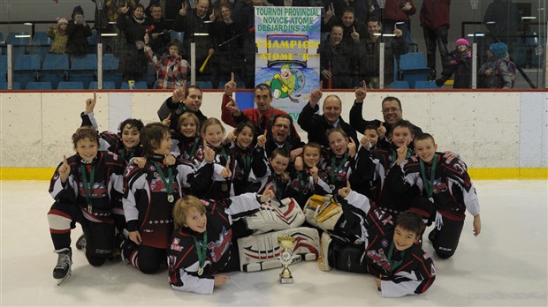 L’équipe de hockey Atome B1 remporte le Tournoi Atome-Novice de Plessisville