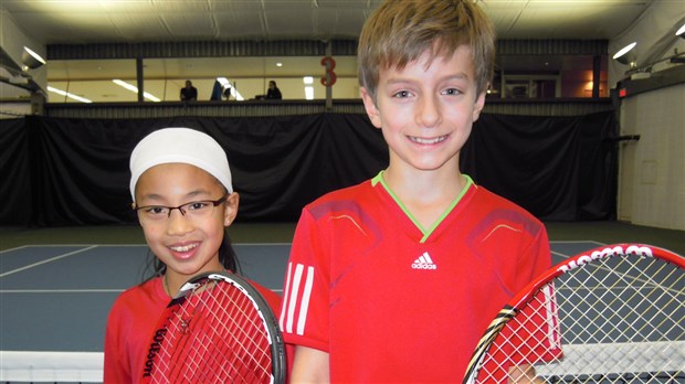 Rosalie et Tristan déclarés champions d'un tournoi provincial du Tennis régional de Beauce
