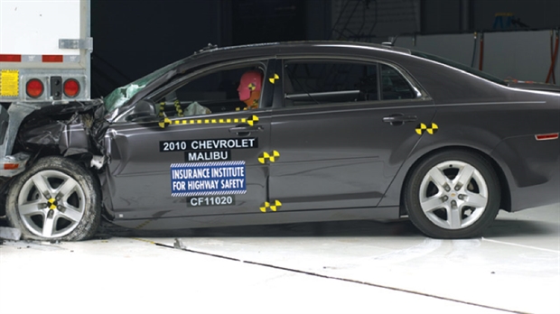 Le fourgon de Manac a réussi tous les tests de collision de l’IIHS