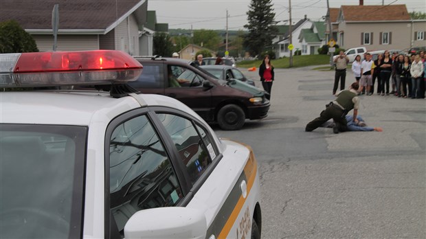 Une simulation d’une collision mortelle à Saint-Martin fait réfléchir les jeunes