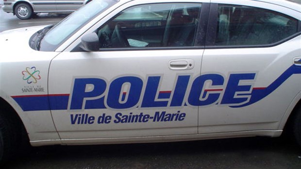 Un mineur blessé grièvement dans un accident de cyclomoteur à Sainte-Marie