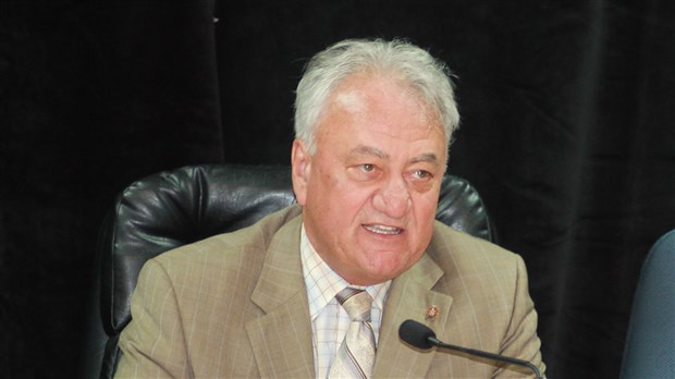 Le maire Fecteau fait le point sur l’éthique à son conseil