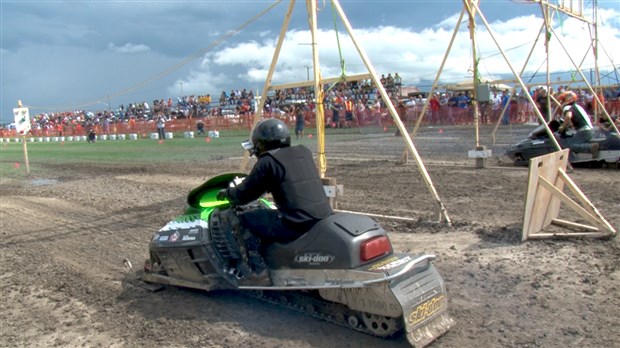 Le premier Grand Prix de motoneige de Saint-Isidore connaît un franc succès