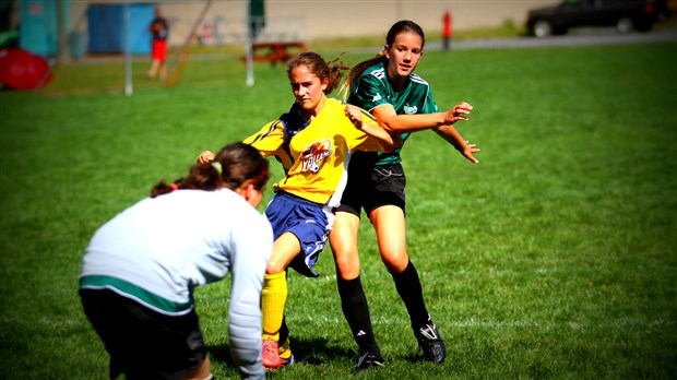Le Volcano U13F obtient la médaille de bronze à l'International de soccer à Granby