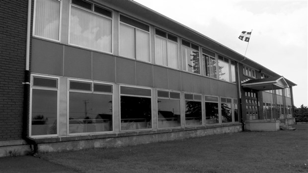 La CSBE tranche : l’École secondaire de Saint-Évariste fermera ses portes