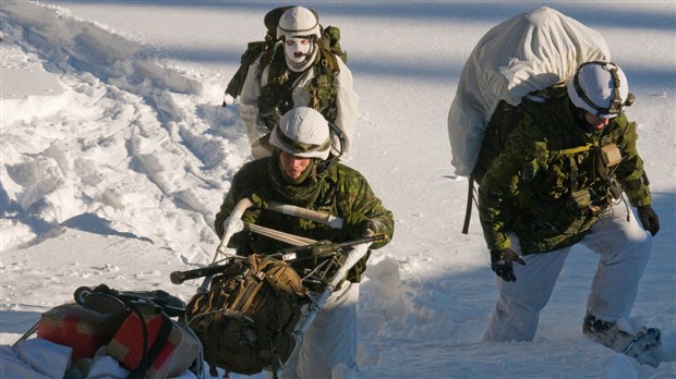 Manœuvres militaires à Lac-Etchemin et à Thetford Mines