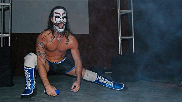 Lutte professionnelle : Le fils de Dieu est beauceron et se nomme Xander