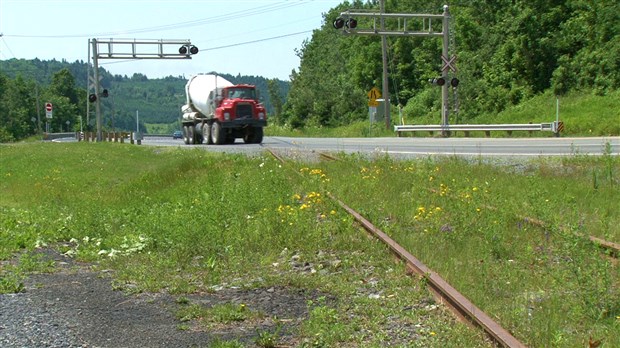 Démantèlement de la voie ferrée sur la route 173 à Beauceville