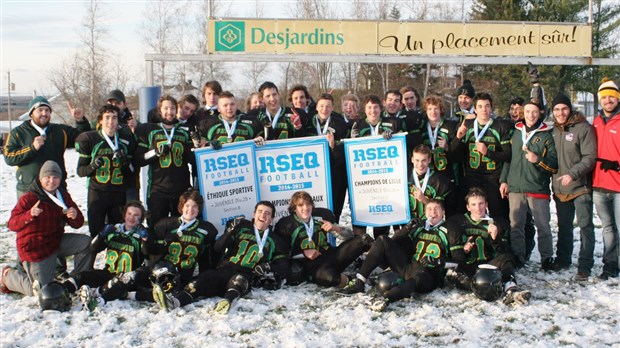 Football scolaire: 2 équipes sur 4 rapportent la bannière de championnat