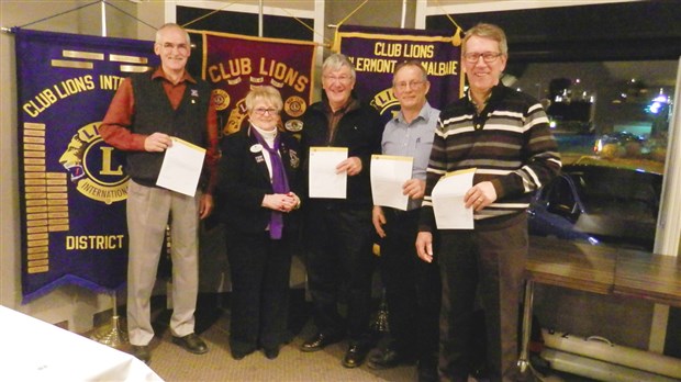 Le Club Lions de Sainte-Marie honore les siens et remet 3 000 $ au hockey mineur