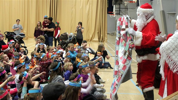 Les activités de Noël du CRDP-CA attirent plus de 350 enfants 