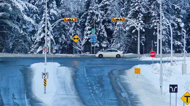 EN BREF | Mise en fonction des feux de signalisation de la 74e Rue et de la 25e Avenue