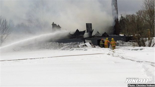 Une résidence de Saint-Aurélie détruite par les flammes
