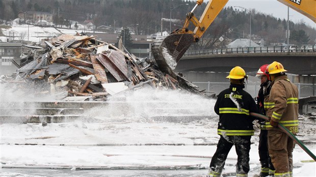 Le restaurant Joannina de Beauceville détruit par les flammes