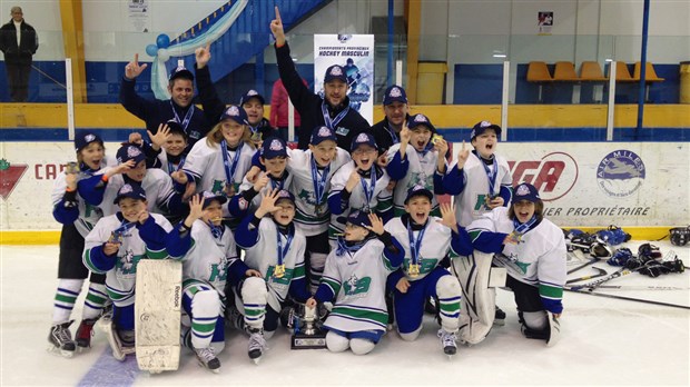 Les Lynx de Haute-Beauce, champions de la coupe Dodge à Gaspé