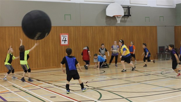 Plus de 350 enfants participent au tournoi régional de Kin-Ball à Sainte-Marie