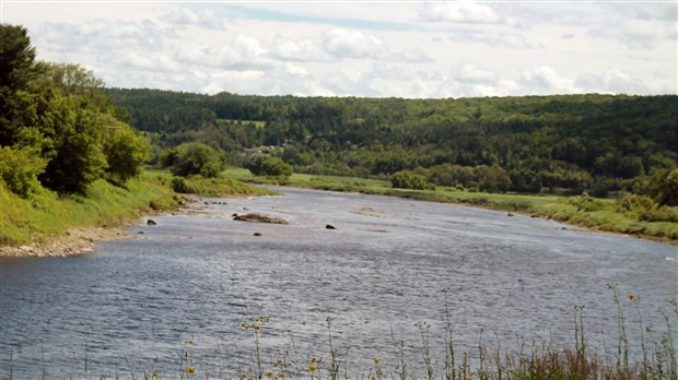 Rivière-Chaudière : les risques de relargage d’hydrocarbures diminuent